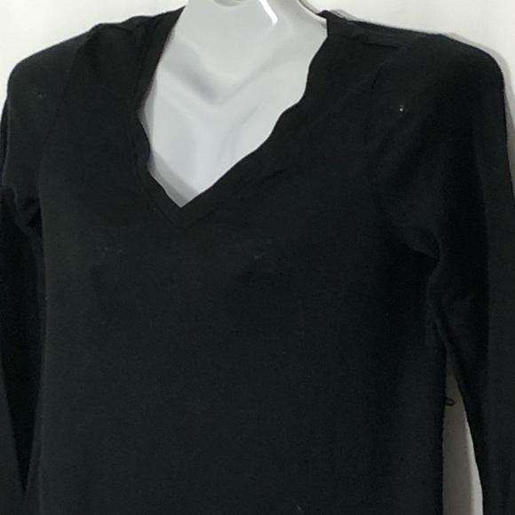 MOTHERHOOD MATERNITY top v neck chiffon hem - Picture 5 of 11